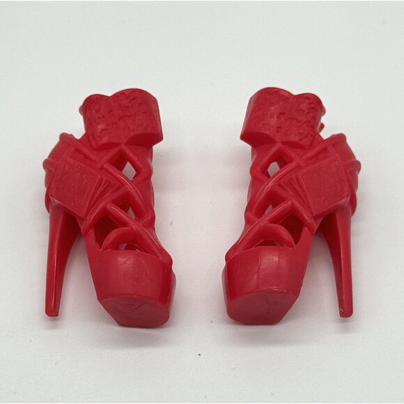 Ever After High Doll Lizzie Hearts Book Party Red Card & Rose Shoes - Picture 2 of 3